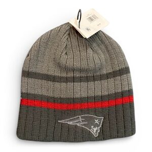 NWT NFL Men's Patriots Gray and Red Knit Beanie